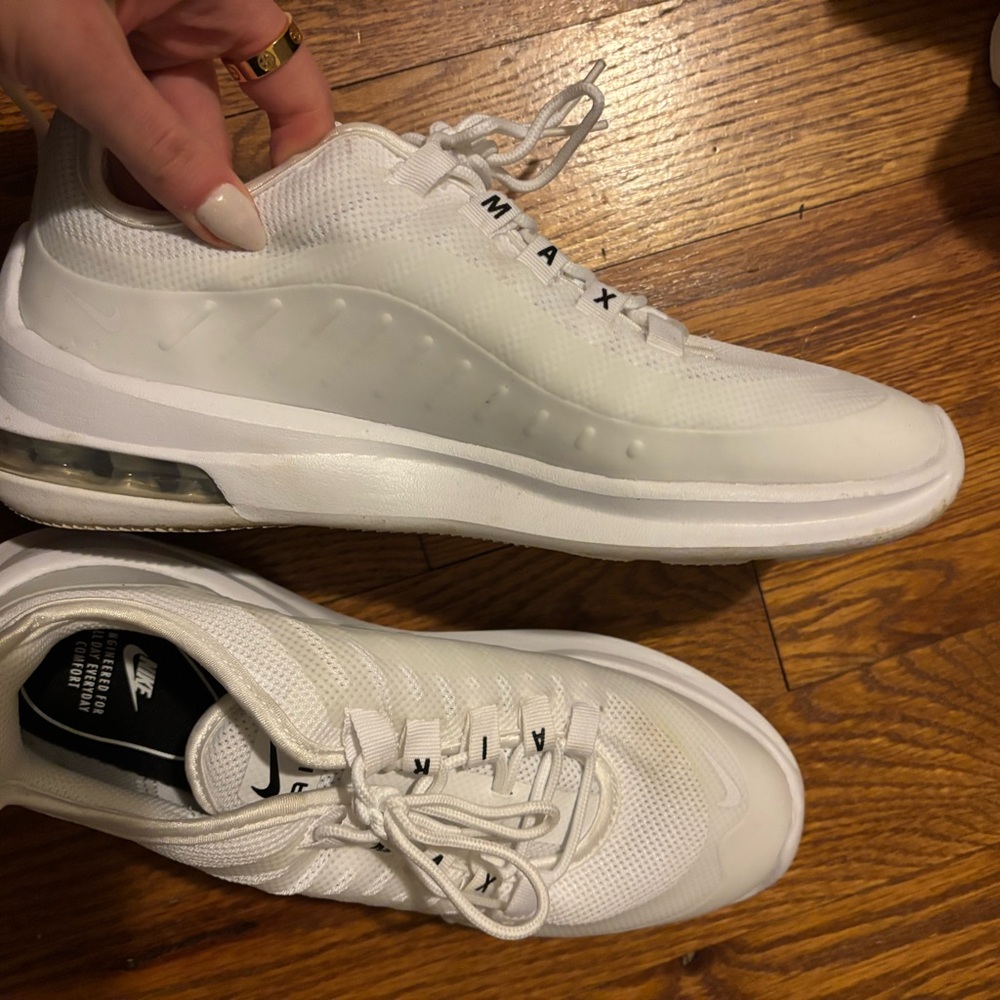 Nike White Athletic Shoes Minimalist Design - Picture 2 of 4